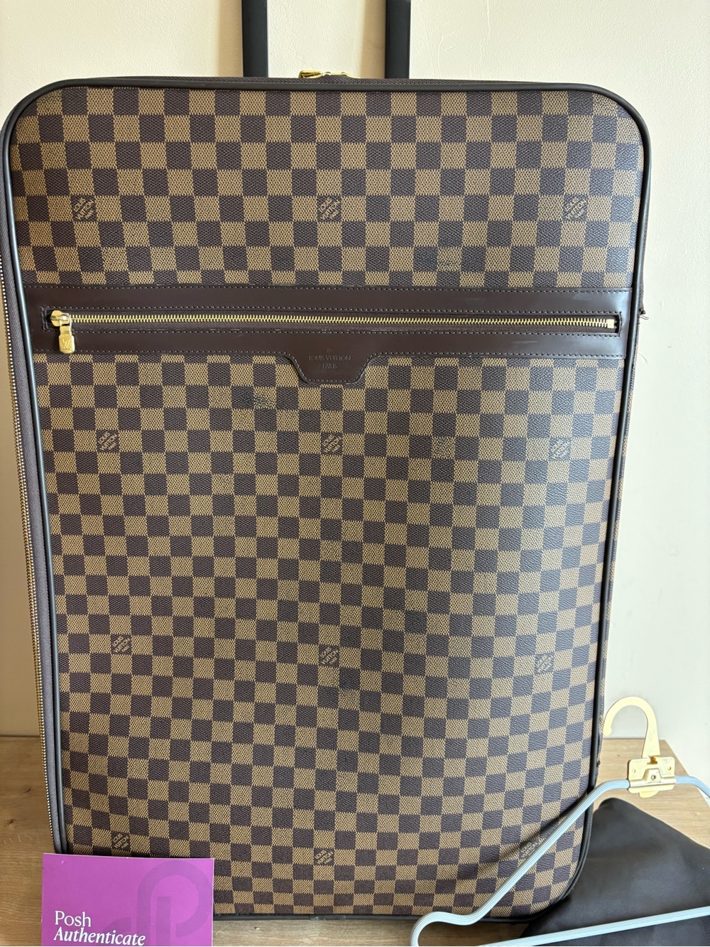 Authentic Louis Vuitton pegase 70 damier ebene suitcase w/accesories - Picture 2 of 9